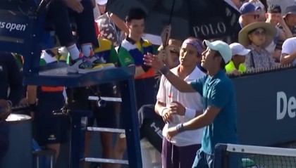 商竣程因伤退出美网比赛，父亲商毅晒出伤脚淤青明显